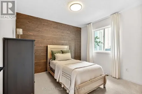 2122 Saunders Avenue Ottawa ON K2A 4C7