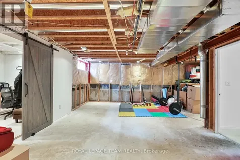 2122 Saunders Avenue Ottawa ON K2A 4C7