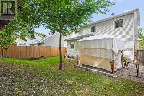 2122 Saunders Avenue Ottawa ON K2A 4C7