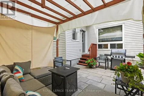 2122 Saunders Avenue Ottawa ON K2A 4C7