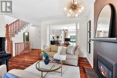 2122 Saunders Avenue Ottawa ON K2A 4C7