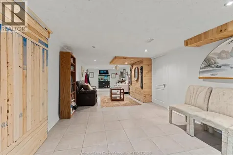 3086 Avondale Avenue Windsor ON N9E 1X3