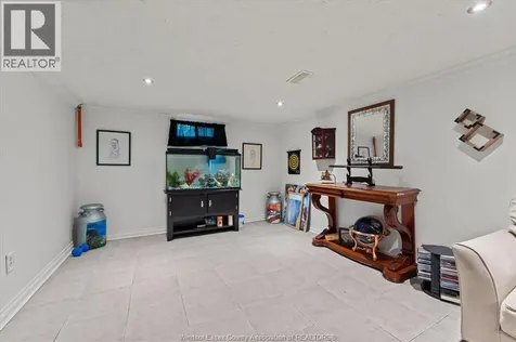 3086 Avondale Avenue Windsor ON N9E 1X3
