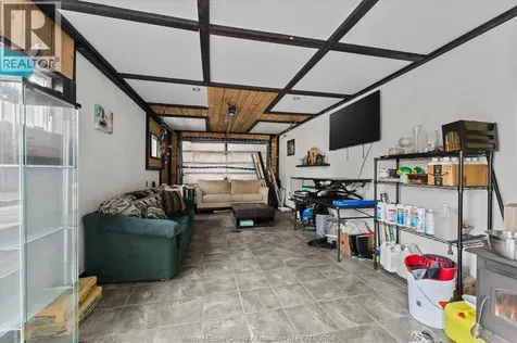 3086 Avondale Avenue Windsor ON N9E 1X3