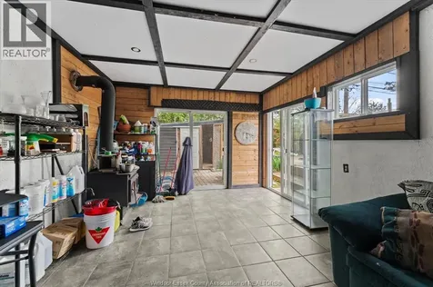 3086 Avondale Avenue Windsor ON N9E 1X3