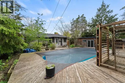 3086 Avondale Avenue Windsor ON N9E 1X3