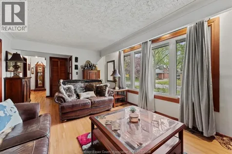 3086 Avondale Avenue Windsor ON N9E 1X3