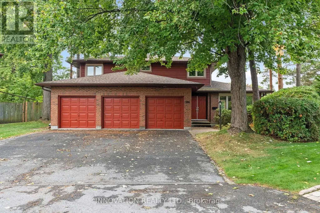 206 Cypress Court Ottawa ON K2H 8Z8