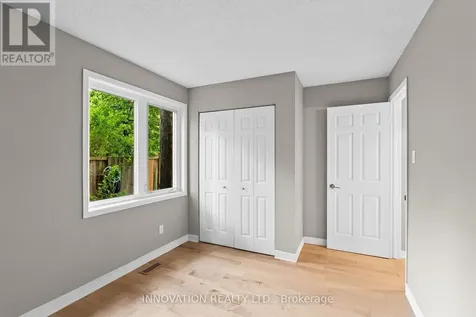 206 Cypress Court Ottawa ON K2H 8Z8