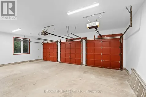 206 Cypress Court Ottawa ON K2H 8Z8