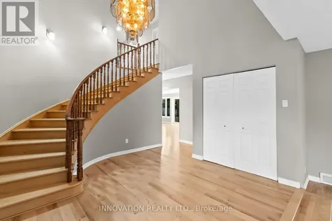 206 Cypress Court Ottawa ON K2H 8Z8