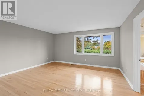 206 Cypress Court Ottawa ON K2H 8Z8