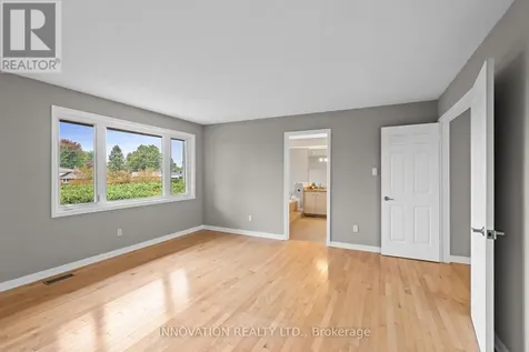 206 Cypress Court Ottawa ON K2H 8Z8