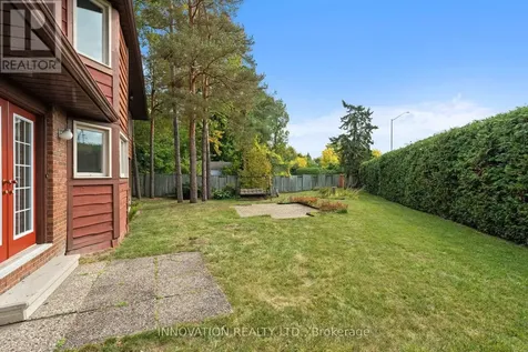 206 Cypress Court Ottawa ON K2H 8Z8