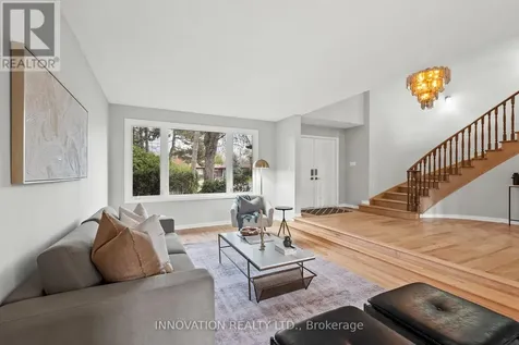 206 Cypress Court Ottawa ON K2H 8Z8