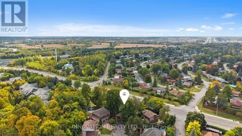206 Cypress Court Ottawa ON K2H 8Z8