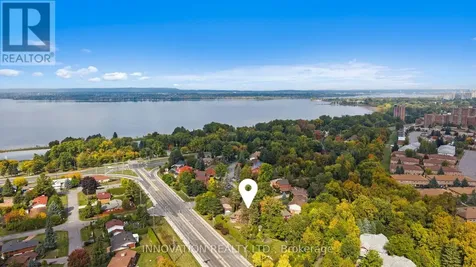 206 Cypress Court Ottawa ON K2H 8Z8