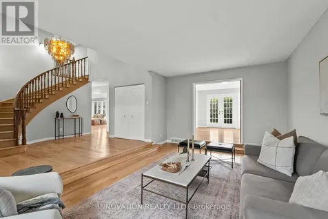 206 Cypress Court Ottawa ON K2H 8Z8