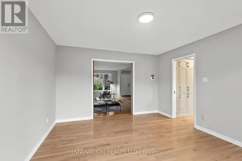 206 Cypress Court Ottawa ON K2H 8Z8