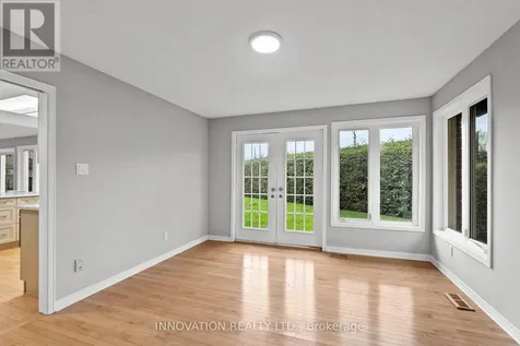 206 Cypress Court Ottawa ON K2H 8Z8