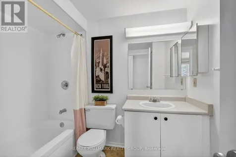280 Brittany Drive Ottawa ON K1K 4M4