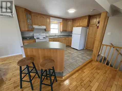 44 Macdonald Court Elliot Lake ON P5A 2V2