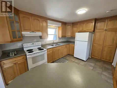 44 Macdonald Court Elliot Lake ON P5A 2V2