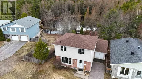 44 Macdonald Court Elliot Lake ON P5A 2V2
