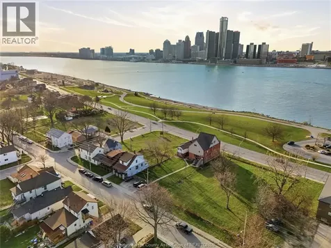 819-829 Riverside Avenue Windsor ON N9A 2T4