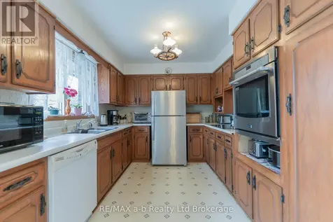 2 Cranberry Road Tillsonburg ON N4G 4Y9