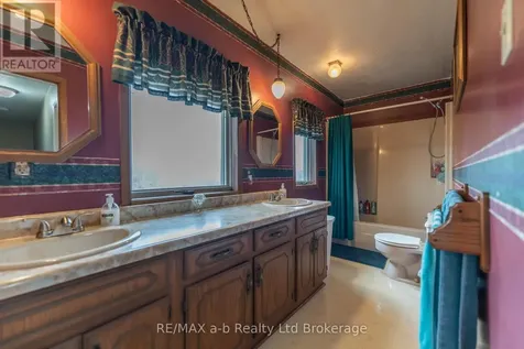 2 Cranberry Road Tillsonburg ON N4G 4Y9