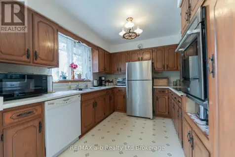 2 Cranberry Road Tillsonburg ON N4G 4Y9
