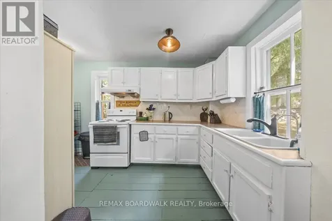 105 Purdons Bay Road Lanark Highlands ON K0G 1M0