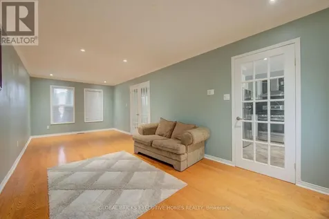 35 Attwood Drive Cambridge ON N1T 1L4