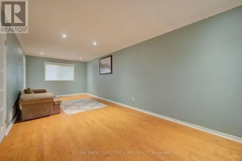 35 Attwood Drive Cambridge ON N1T 1L4