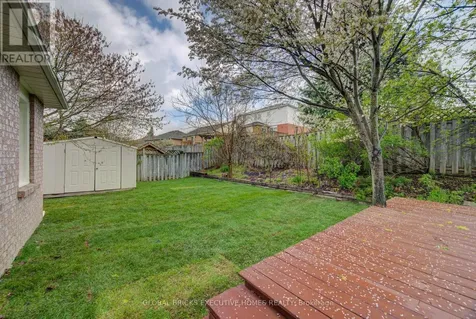 35 Attwood Drive Cambridge ON N1T 1L4