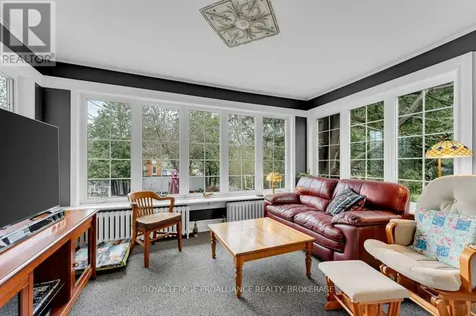 163 Pine Street Gananoque ON K7G 1C6
