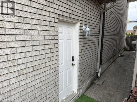 2 Pineridge Drive Hamilton ON L9A 5K2
