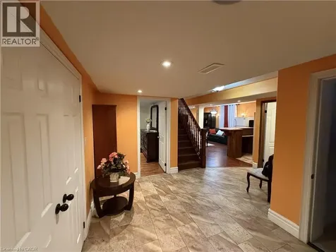 2 Pineridge Drive Hamilton ON L9A 5K2