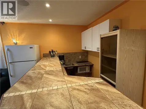 2 Pineridge Drive Hamilton ON L9A 5K2