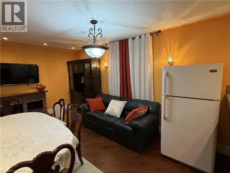2 Pineridge Drive Hamilton ON L9A 5K2