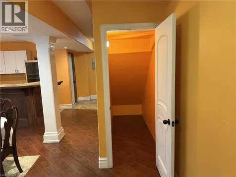 2 Pineridge Drive Hamilton ON L9A 5K2