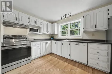 22 Poole Creek Crescent Ottawa ON K2S 1T6