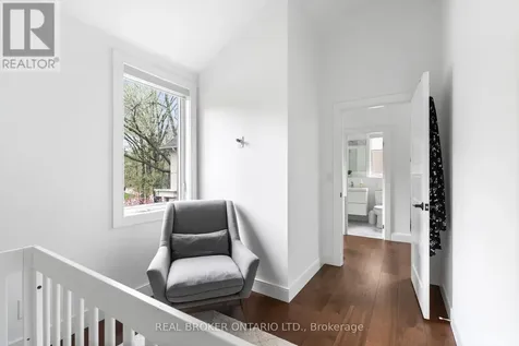 17 Old Oak Road Toronto (kingsway South) ON M9A 2V9