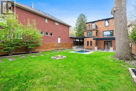 17 Old Oak Road Toronto (kingsway South) ON M9A 2V9