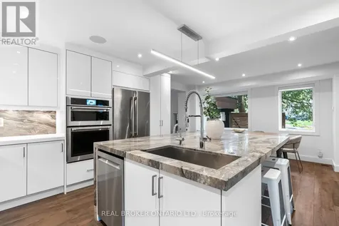17 Old Oak Road Toronto (kingsway South) ON M9A 2V9
