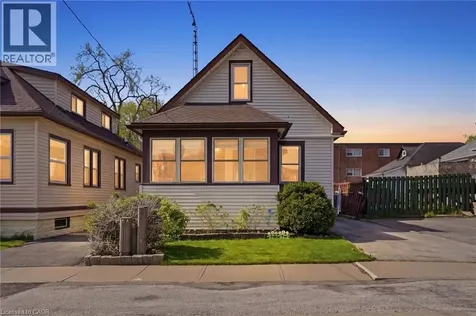 4 Manning Street St. Catharines ON L2R 1H9