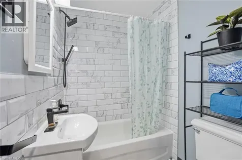 4 Manning Street St. Catharines ON L2R 1H9