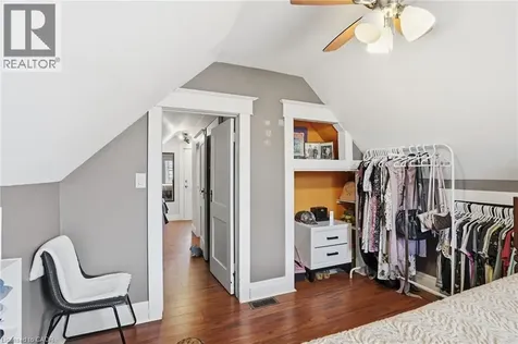 4 Manning Street St. Catharines ON L2R 1H9