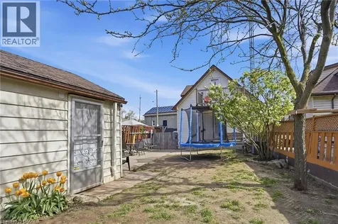 4 Manning Street St. Catharines ON L2R 1H9